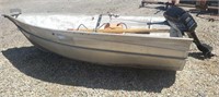 10' Aluminum Boat w/ Oars