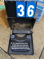 underwood typewriter travel size