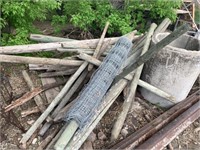 approx 25 Fence posts, various sizes and lengths