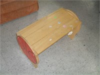 CHILD'S BASKETBALL BENCH