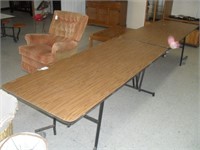 FOLDING CAFETERIA TABLE