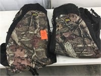 pair of Cabeals seat covers