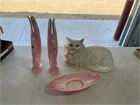 Flamingo centerpiece & cat