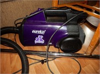 Eureka Pet Loner Vacuum