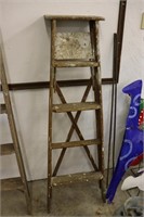 5' Wooden Ladder