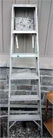 6' Aluminum Ladder w/ paint Tray- GB