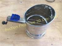 Flour sifter