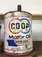 Coop 5 gal motor oil can