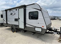 18 Heartland Travel Trailer 5SPPB2318JE370753