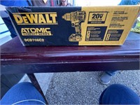 Dewalt Atomic Compact Series W Batter/Charger