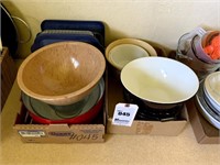 Assorted Serving Bowls & Pyrex Dishes