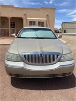 2005 Lincoln Towncar, Running, Titled 157K