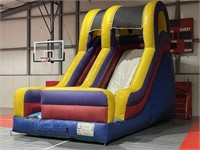 Lot 88 - Inflatable Bounce House (Slide)