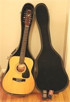Yamaha acoustic guitar in case, 2 extra straps