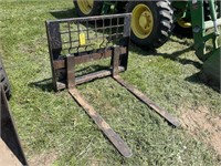 Universal Mt Pallet Forks