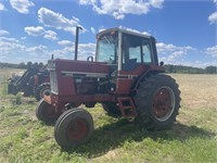 IH 1086 Tractor