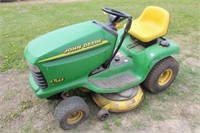 John Deere LT155 Riding Lawn Mower