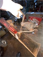 Hydraulic pipe cutter