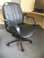 BLACK ROLLING ADJ. SWIVEL OFFICE CHAIR