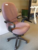 RED ROLLING ADJ. SWIVEL OFFICE CHAIR