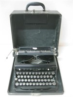 Vintage Royal Typewriter In Carrying Case Untested