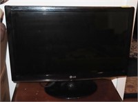 24" LG FLAT SCREEN COMPUTER MONITOR