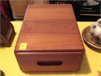 WOODEN INDEX BOX WITH DOVE TAIL CORNERS