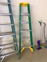 green 6' step ladder