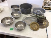 metal press & bakeware