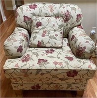 Arm Chair With Pillow