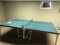 Ping Pong Table with Paddles and Balls