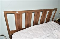 FULL SZ BED 43" H W/ BOXSPRING AND MATTRESS