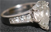 18KT WHITE GOLD RING WITH 3.2 CT DIAMOND
