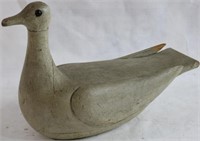 CARVED PRIMITIVE SEAGULL DECOY, OLD WHITE PAINT.