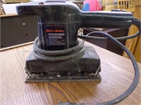 Black & Decker Finishing Sander Works