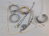 Costume jewelry: bracelets, necklaces, earrings
