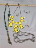Costume jewelry: necklaces and bracelets