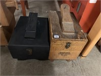 2 SHOE SHINE KITS