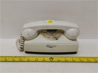 white queen rotary phone