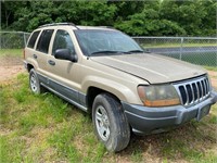 2001 Gold Grand Jeep Cherokee Laredo