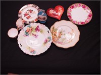 Eight pieces of vintage china, some handpainted: