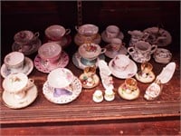 Group of china items including 14 cups and