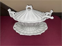 RED CLIFF VICTORIAN TUREEN, LID, AND LADLE