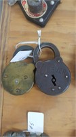 2 Padlocks Reese Secure Lever & 6 Lever No Keys