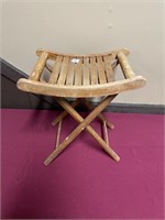 FOLDING WOODEN SEAT/CAMP CHAIR