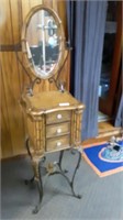 Vanity table w/ mirror and drawers