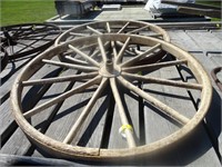 (1) Large Wood Wagon Wheel