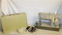 Singer model 457 Sewing Machine w/ Hard Case WORKS