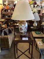 SMALL GLASS TOP TABLE, GINGER JAR TABLE LAMP