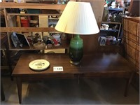 RETRO COFFEE TABLE, SALY GLAZED TABLE LAMP,
